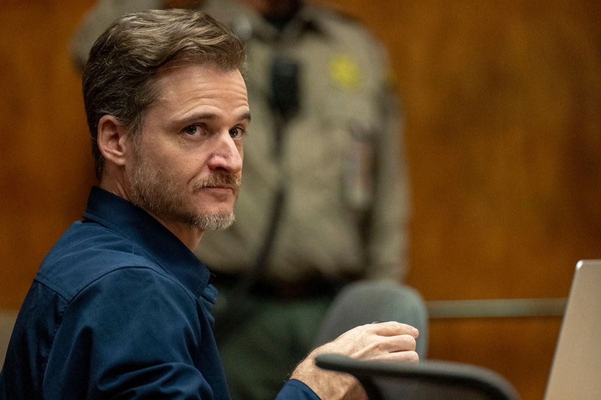 Κορυφαίος γιατρός καταρρέει, όταν κρίνεται ένοχος για απόπειρα ανθρωποκτονίας, προσπάθησε να σπρώξει τη σύζυγό του από γκρεμό