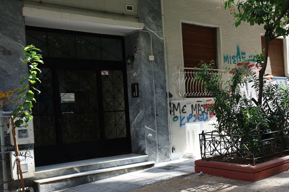 Με ένα μαχαίρι και αλλεπάλληλα χτυπήματα σκότωσαν το βρέφος στην Κυψέλη - «Mόλις πέθανε ηρέμησε το σπίτι»