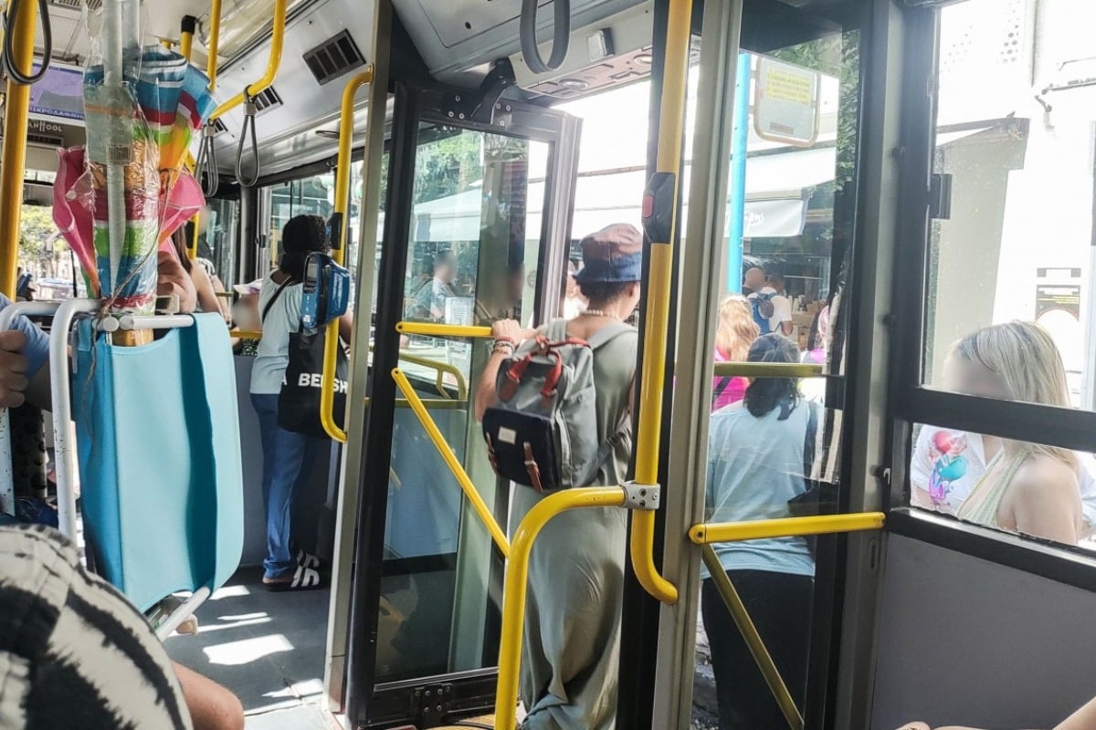 Αγριο ξύλο μέσα σε αστικό λεωφορείο - Επιβάτες «πιάστηκαν» στα χέρια