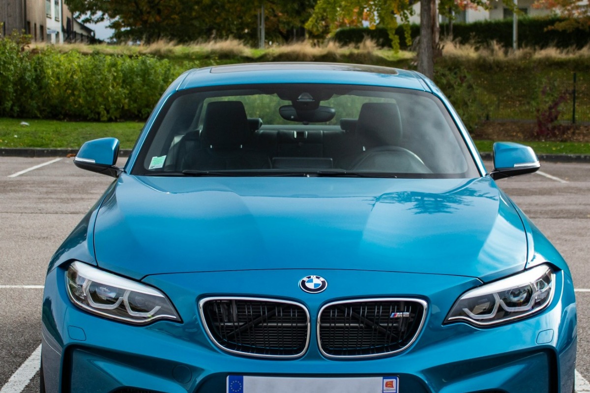 Αλιμος: Μεθυσμένη οδηγός τράκαρε εννιά αυτοκίνητα