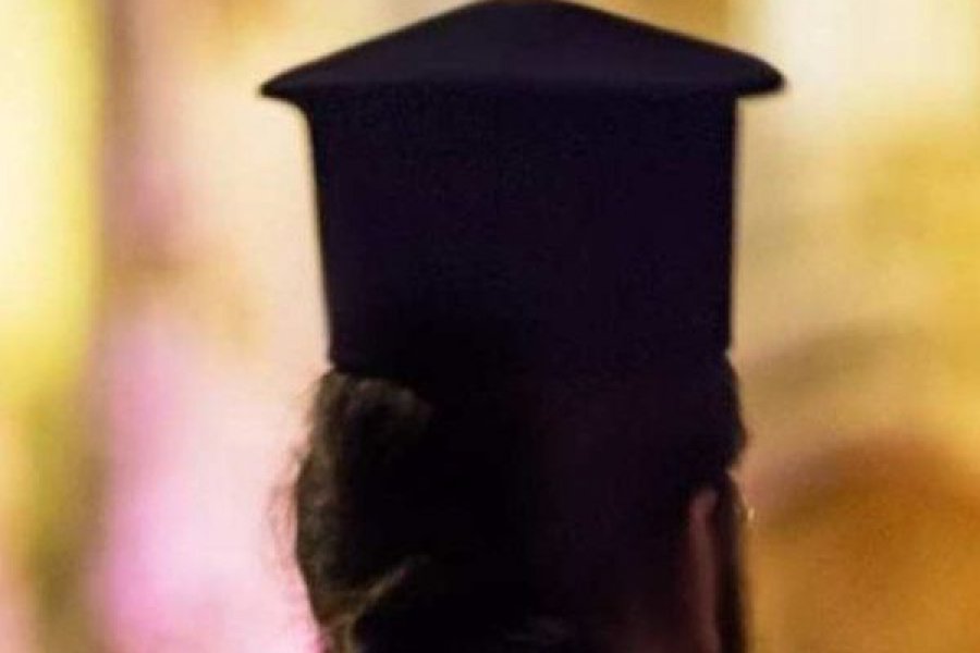 Μενίδι: Ανδρας εισέβαλε μεθυσμένος και γυμνός σε εκκλησία -Χτύπησε τον επίτροπο, λιποθύμησε γυναίκα!