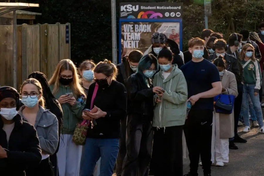 Συναγερμός στη Βρετανία: Αυξήθηκαν σε 27 τα κρούσματα μηνιγγίτιδας