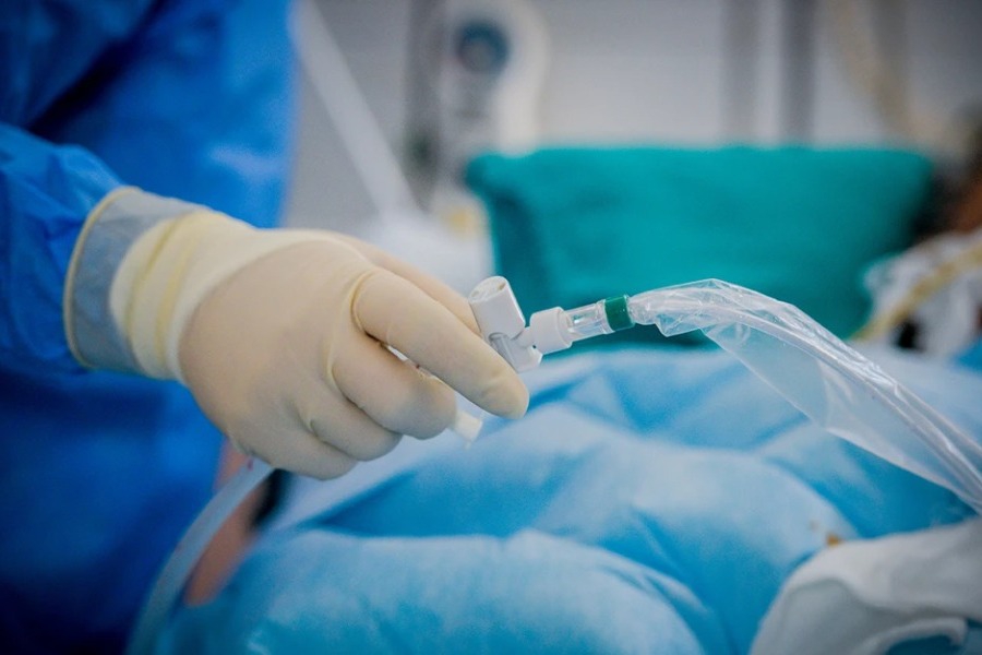 Σοκαριστικό περιστατικό στο Κιάτο: 40χρονη στο νοσοκομείο – Είχε αφαιρεθεί το δέρμα της από τα μάτια έως τον σβέρκο