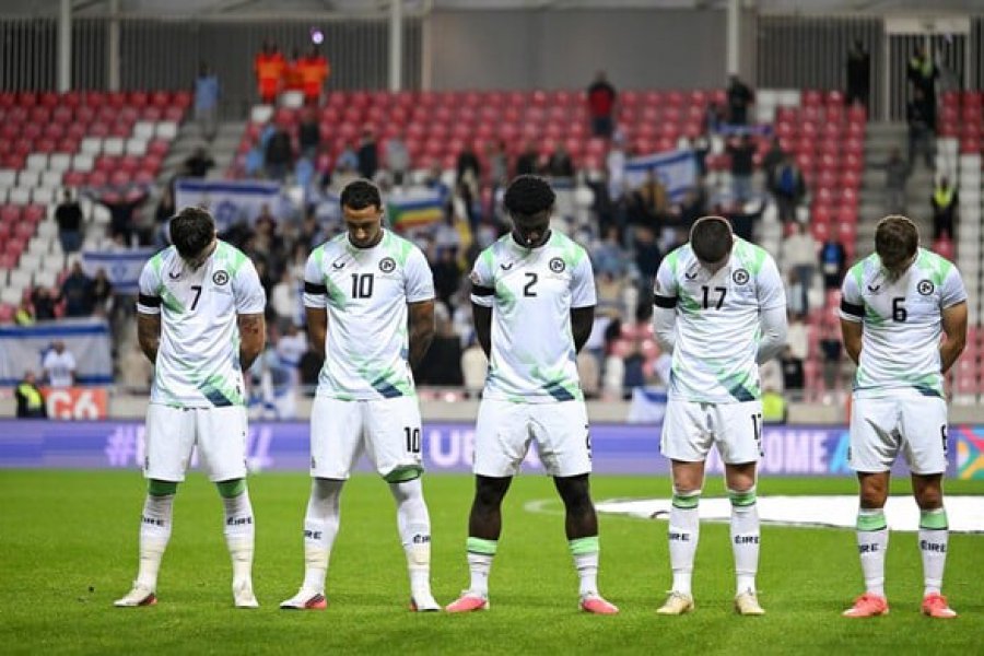 Nations League: Με μαύρα περιβραχιόνια οι παίκτες της Ιρλανδίας στον αγώνα με το Ισραήλ