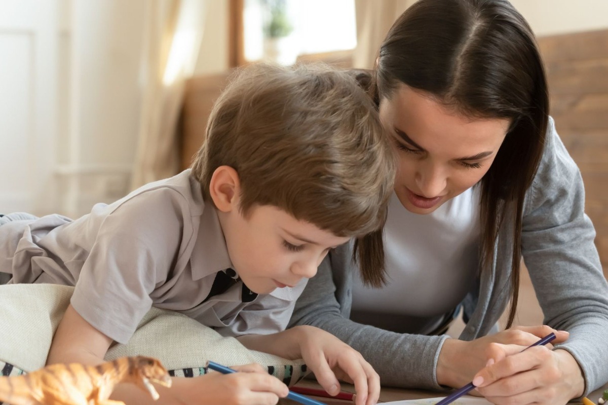 Ανοίγει η πλατφόρμα για τις «Νταντάδες της Γειτονιάς» στις 27 Απριλίου