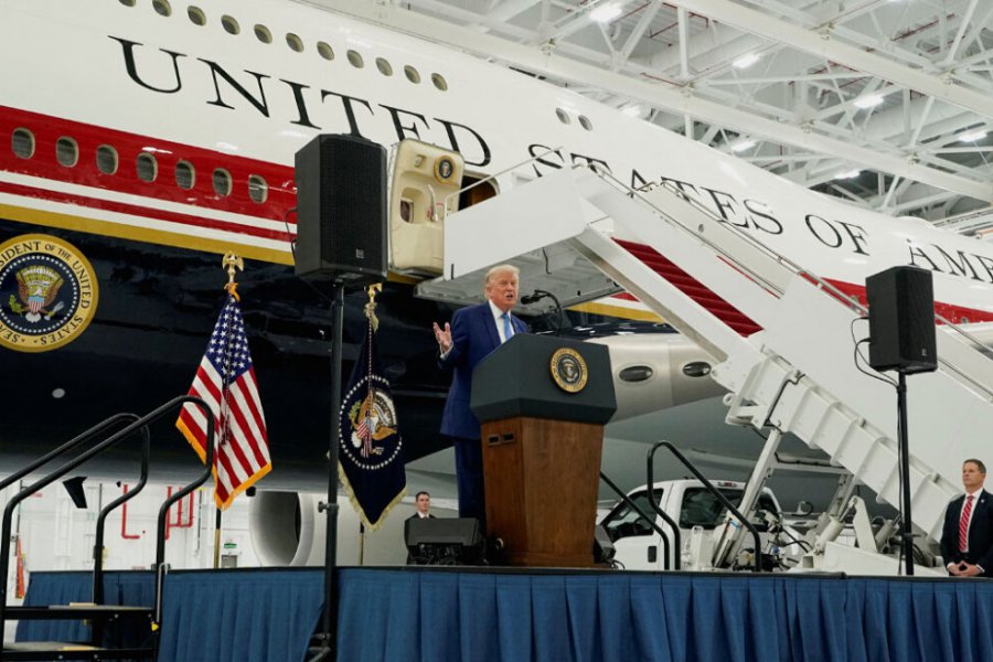 Ο Τραμπ πέταξε για πρώτη φορά με το νέο Air Force One: Οι εικόνες από το εσωτερικό του «ιπτάμενου παλατιού» των $400 εκατ.