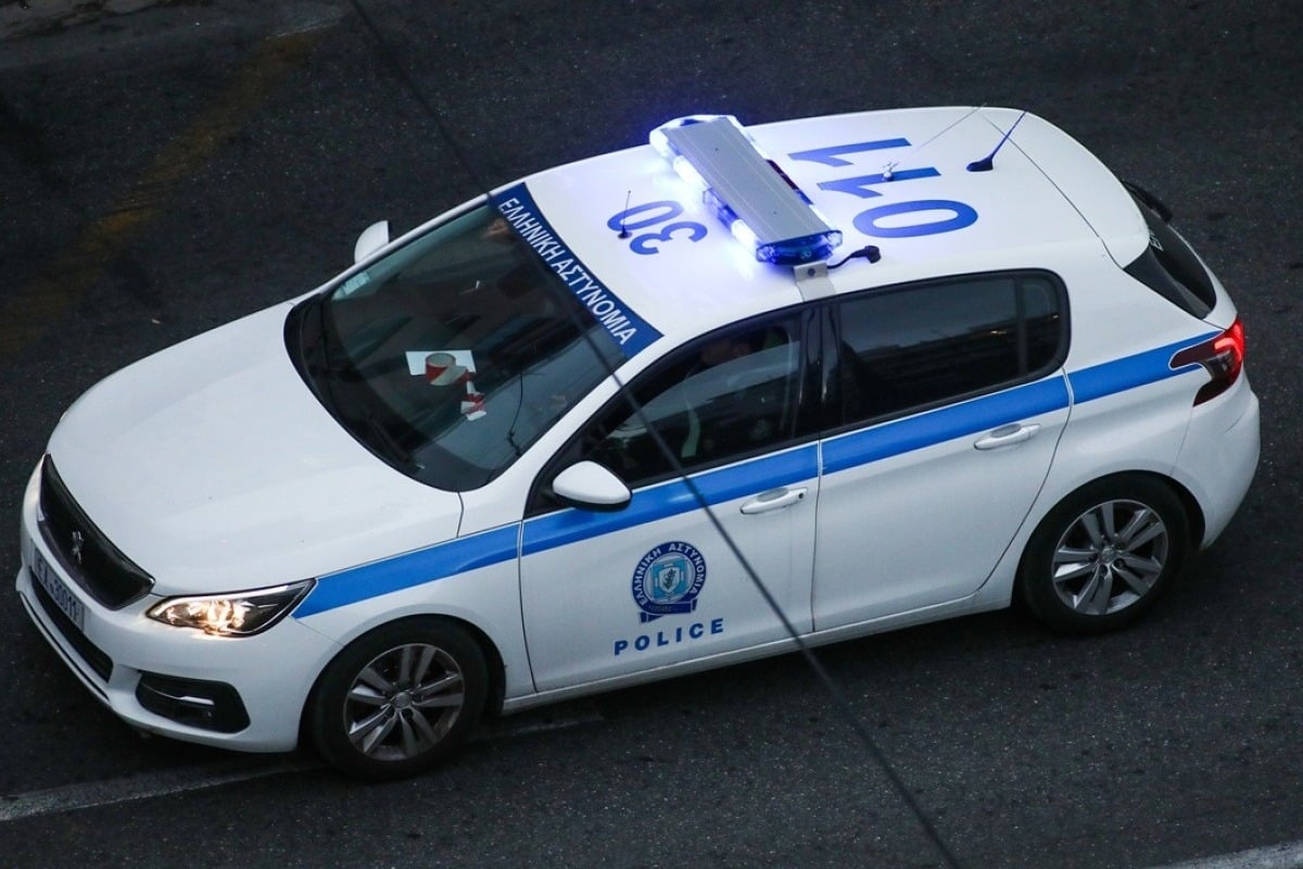 Συνελήφθη ντελιβεράς που πετούσε πέτρες και τραυμάτιζε γυναίκες στην Κηφισιά