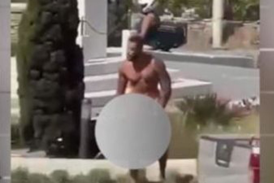 Συνελήφθη ο γυμνός τουρίστας στη Μύκονο - Τρεις αστυνομικοί χρειάστηκαν για να τον ακινητοποιήσουν