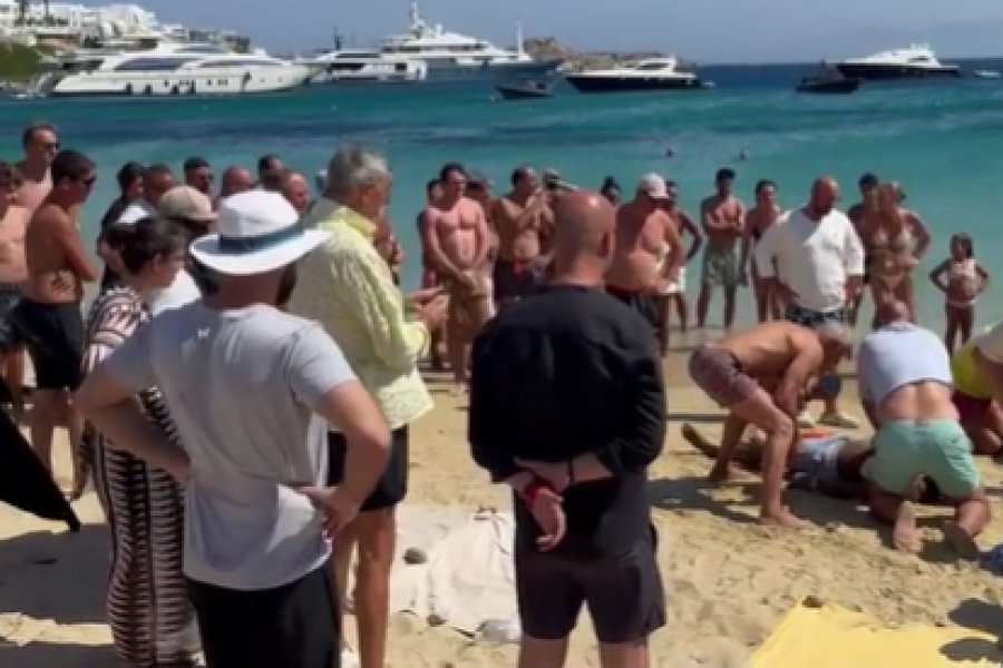 Τραγωδία στη Μύκονο: Τουρίστας πνίγηκε στην Ψαρρού – Η απεγνωσμένη προσπάθεια να σωθεί