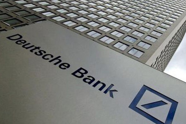 Καταρρέει η μετοχή της Deutsche Bank - Φόβοι ακόμη και για bail in