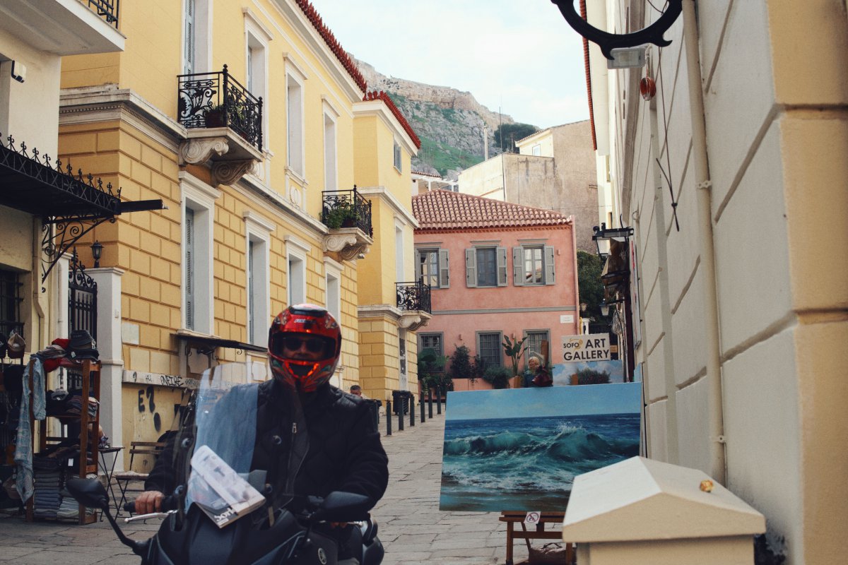 Έκρηξη στην Πλάκα: «Πάει για ολική αχρησία το κτίριο, πιθανότατα και το διπλανό», λέει ο Χαρλαύτης