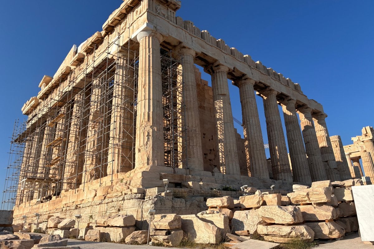 Η εντυπωσιακή εικόνα του Παρθενώνα από ψηλά μετά την αποκατάσταση του δυτικού αετώματος έπειτα από 220 χρόνια