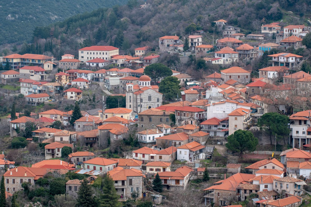 Δημογραφικό: Οι γεννήσεις έπεσαν 42% σε 15 χρόνια - Έξι νομοί «σβήνουν» πληθυσμιακά